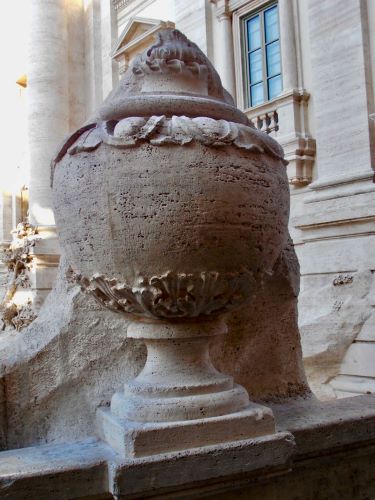 Fontana di Trevi and the Legend of the "asso di coppe"