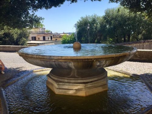 Cannon ball fountain in Villa Medici